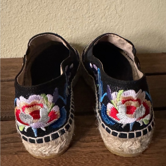 Johnny Was Black Multicolor Floral Espadrilles - Picture 4 of 8